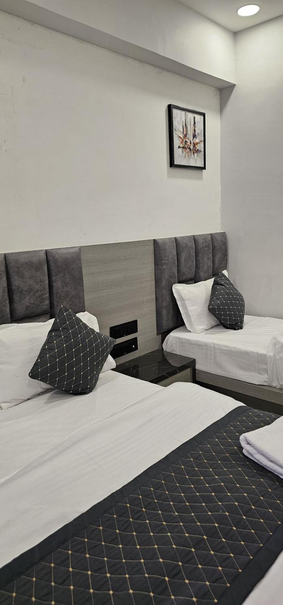 Hotel Allen 阿穆达巴 外观 照片
